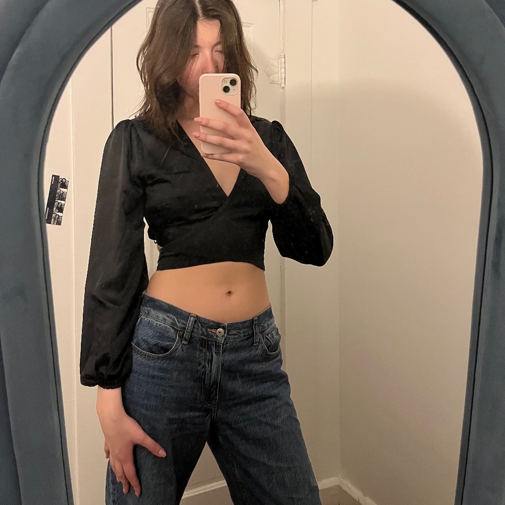 Abercrombie and Fitch Black Tie Back Top - Picture 3 of 5